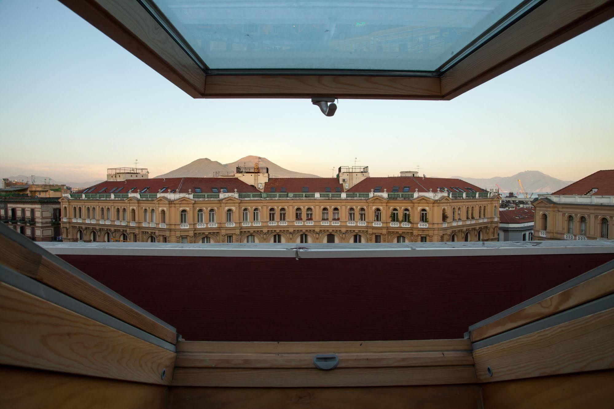 Caesar Napoli Hotel Exterior photo